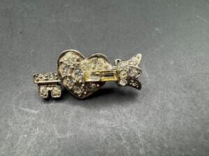 Vintage Karu Signed Silver Tone Rhinestone Key Through Heart Pin Brooch